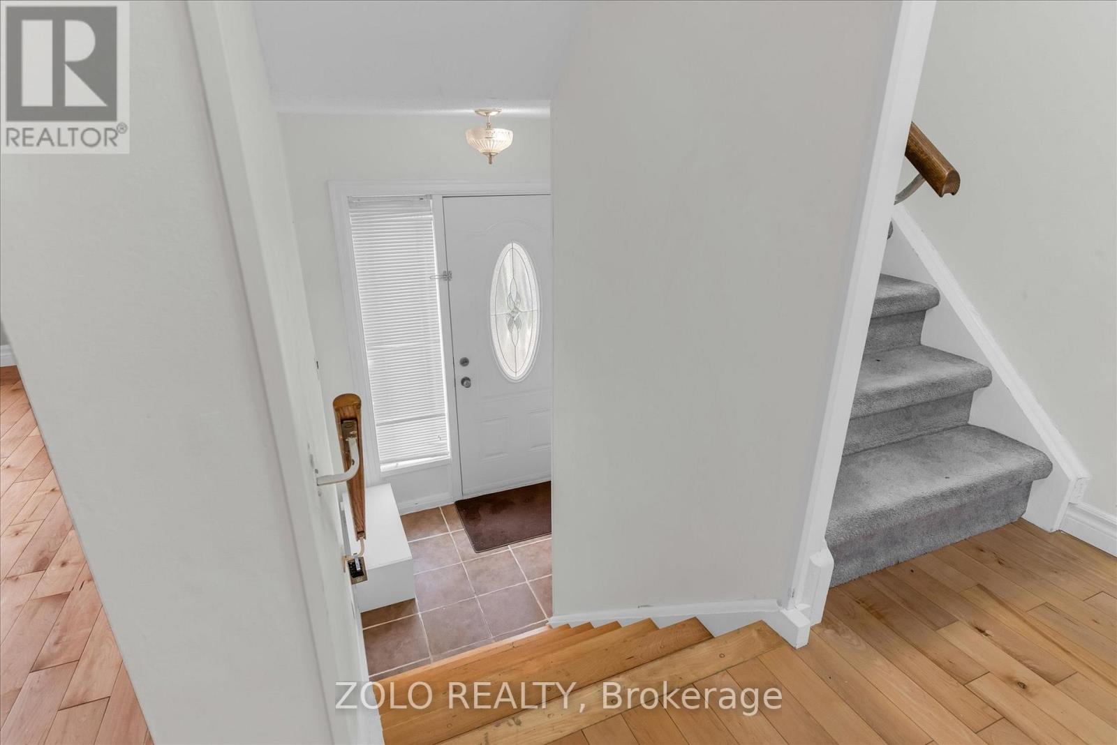 29 Newlyn Crescent, Brampton, Ontario  L6V 3A9 - Photo 4 - W12433633