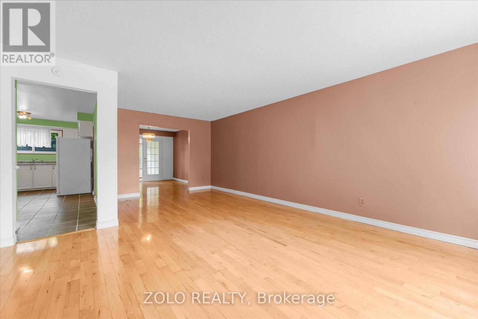29 Newlyn Crescent, Brampton, Ontario  L6V 3A9 - Photo 8 - W12433633