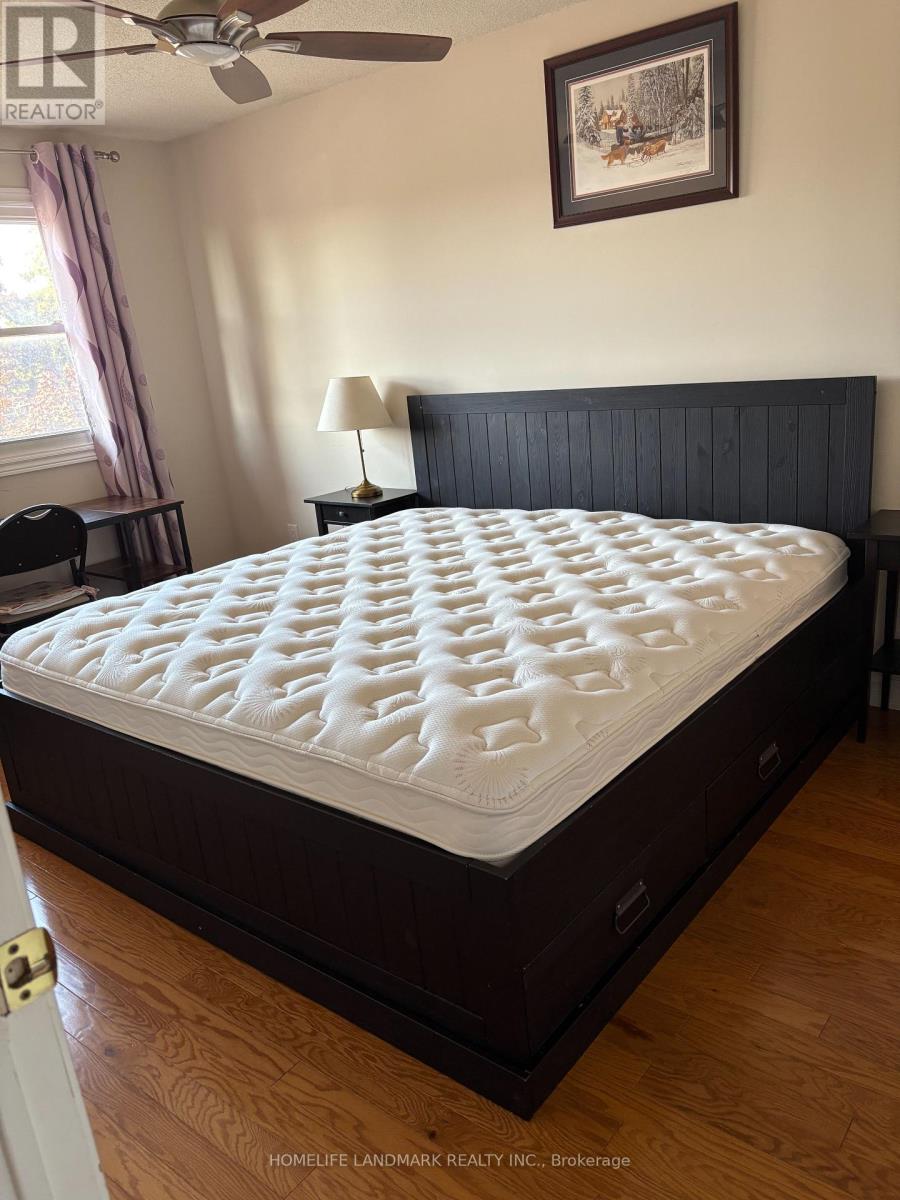 Bedroom C With Ensuite - 3153 Colonial Drive, Mississauga, Ontario  L5L 5L3 - Photo 7 - W12433635