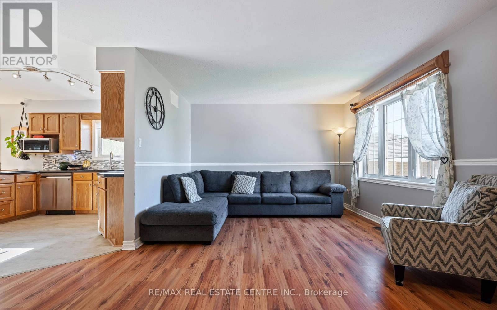 316 Olde Village Court, Shelburne, Ontario  L0N 1S2 - Photo 11 - X12433618