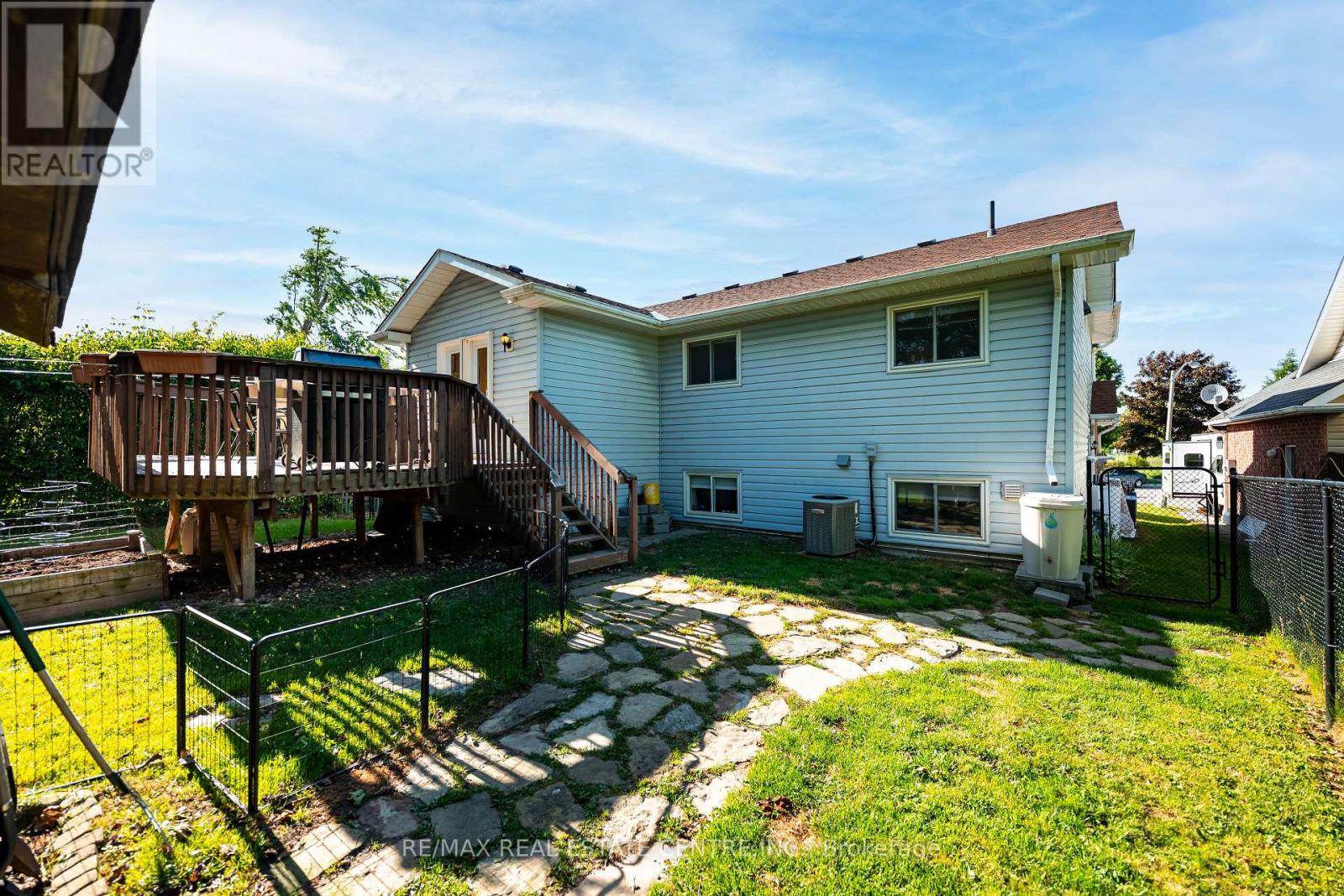 316 Olde Village Court, Shelburne, Ontario  L0N 1S2 - Photo 22 - X12433618