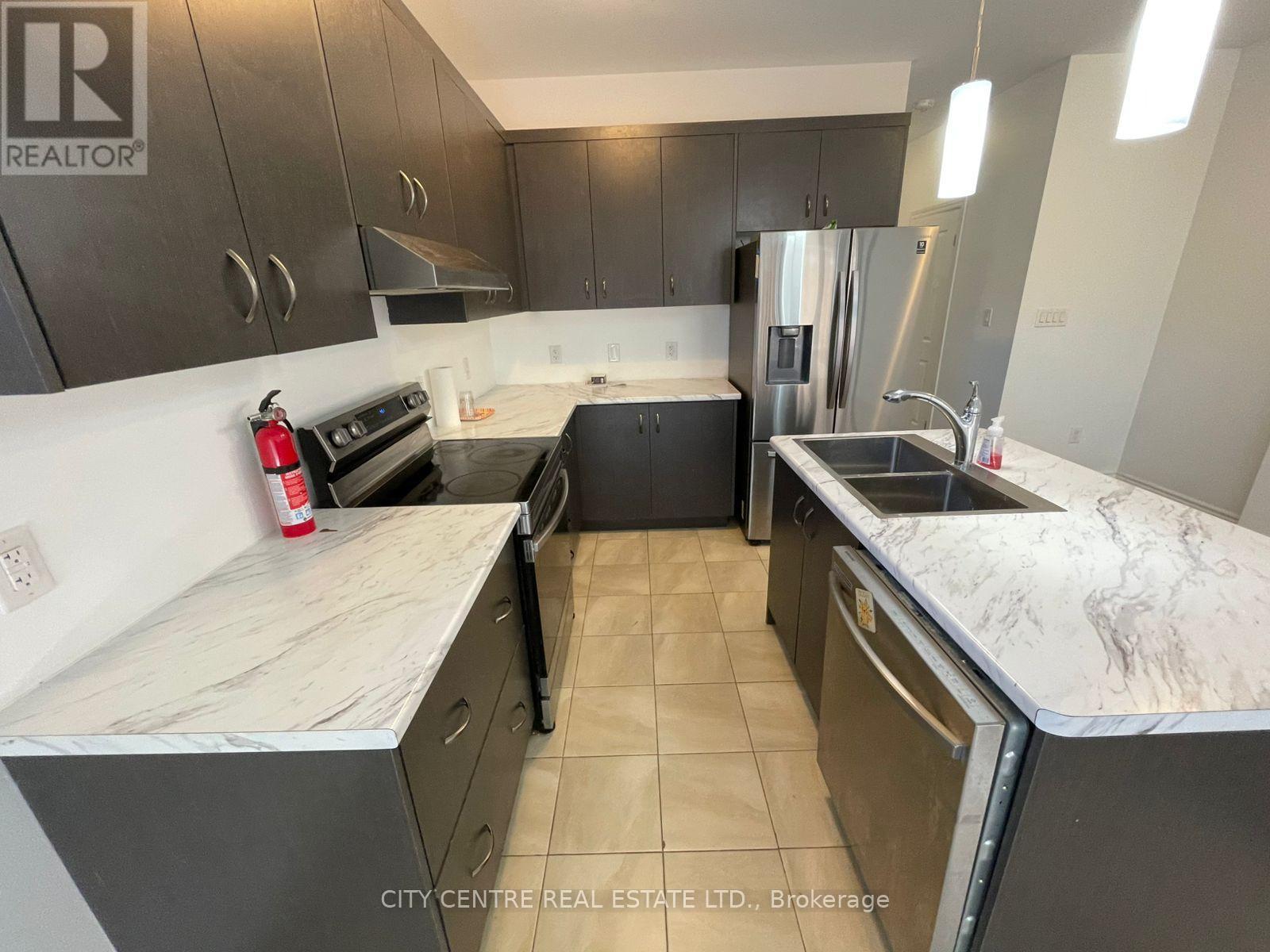 308 Louise Street, Welland, Ontario  L3B 0H8 - Photo 15 - X12433619