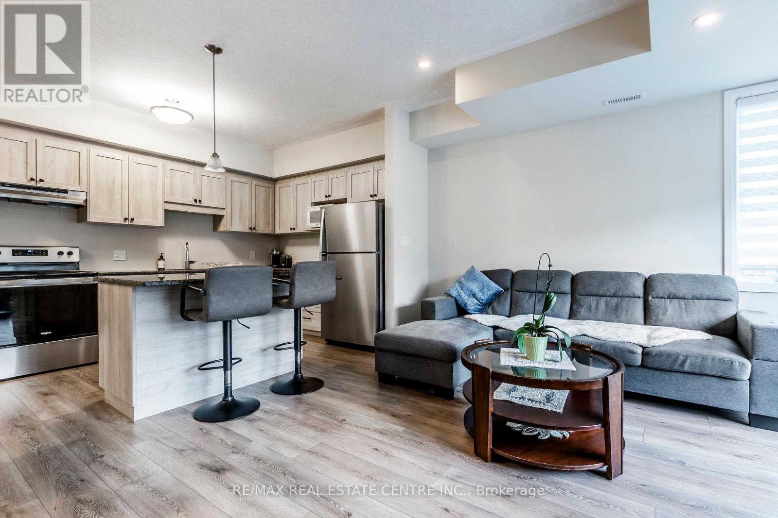 95 - 25 Isherwood Avenue, Cambridge, Ontario  N1R 1B6 - Photo 11 - X12433620