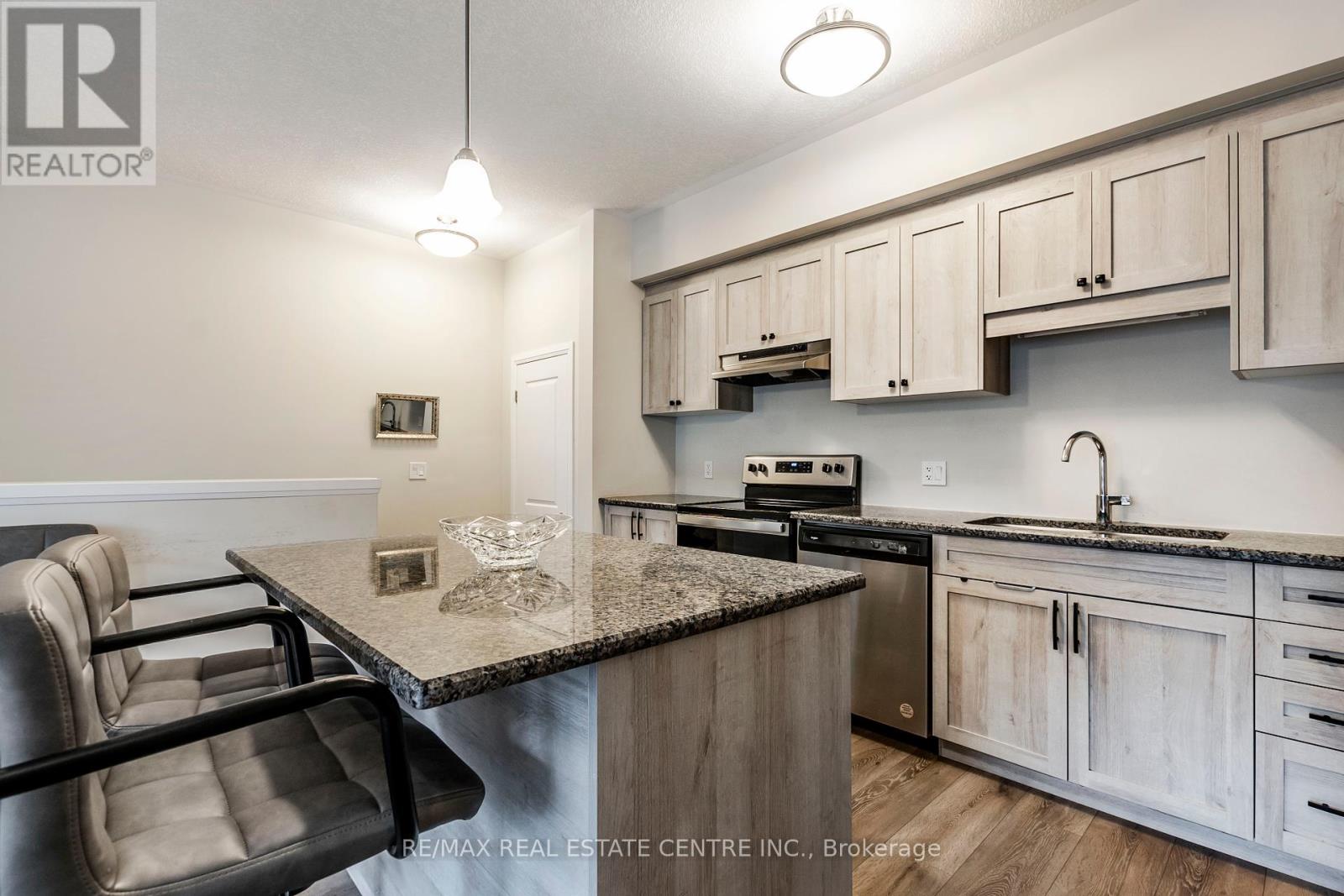 95 - 25 Isherwood Avenue, Cambridge, Ontario  N1R 1B6 - Photo 9 - X12433620