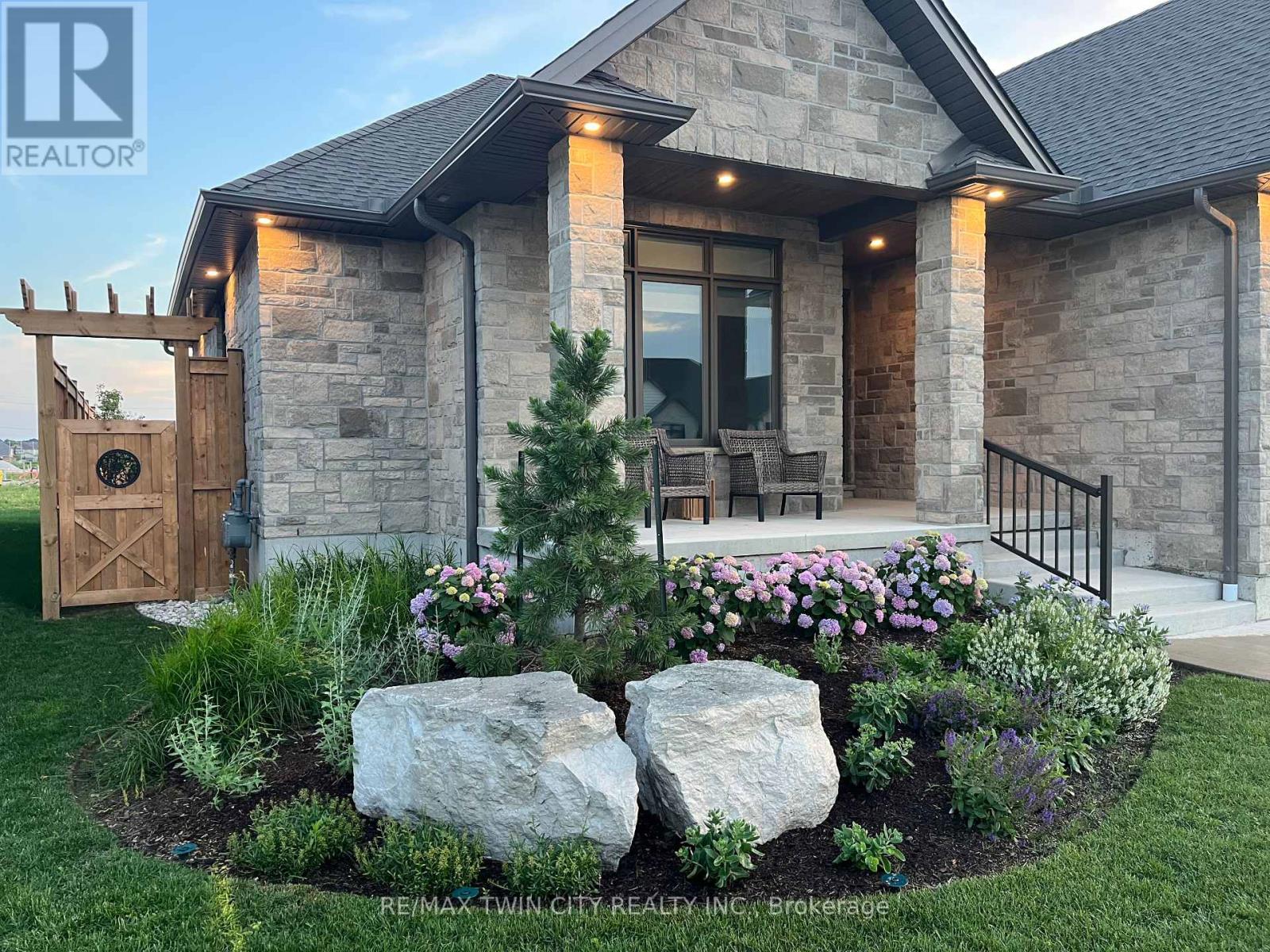 434 Normanton Street, Saugeen Shores, Ontario  N0H 2C3 - Photo 4 - X12433632
