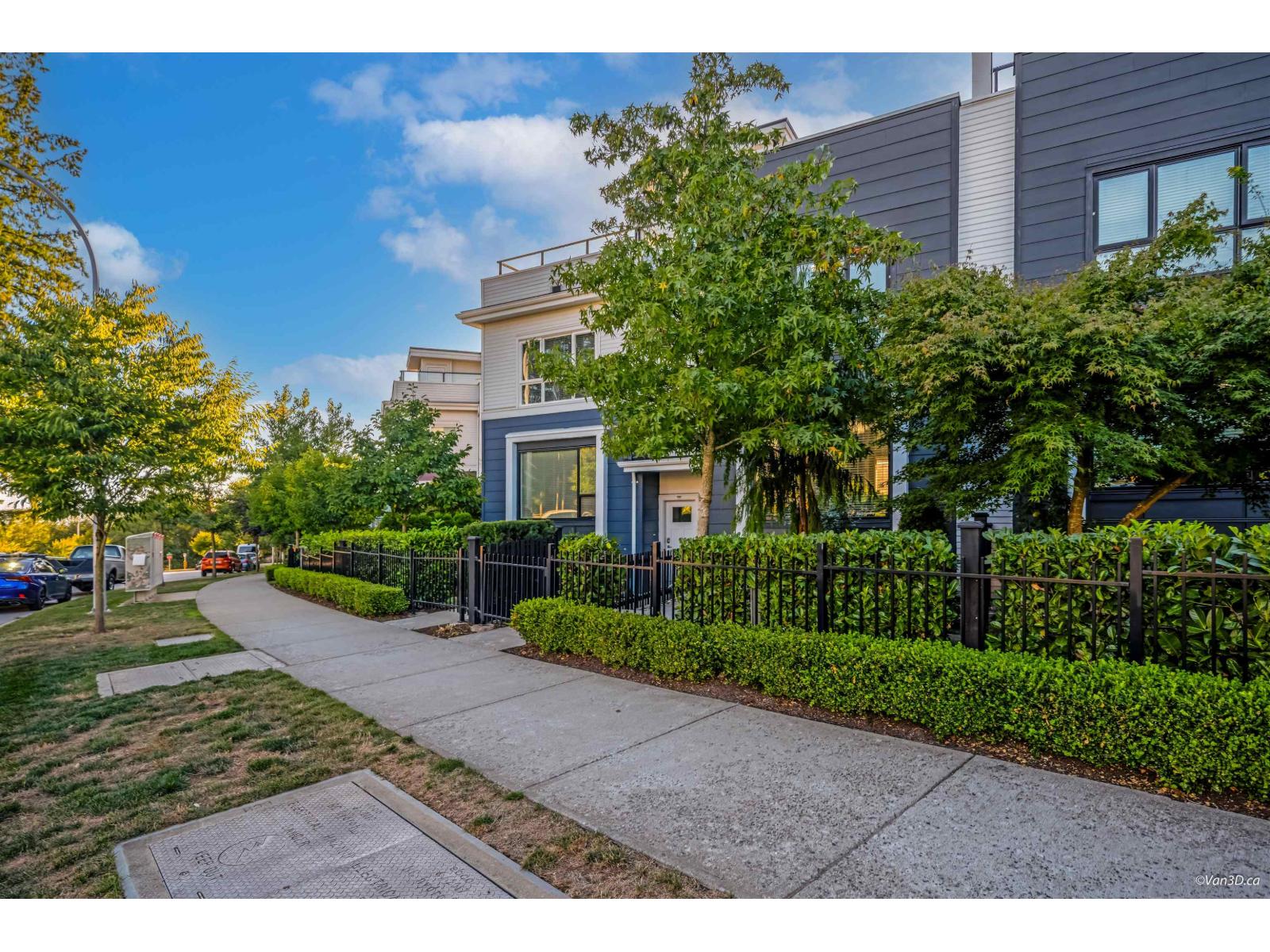 216 2277 Oak Meadows Drive, Surrey, British Columbia  V3Z 0W6 - Photo 5 - R3053370