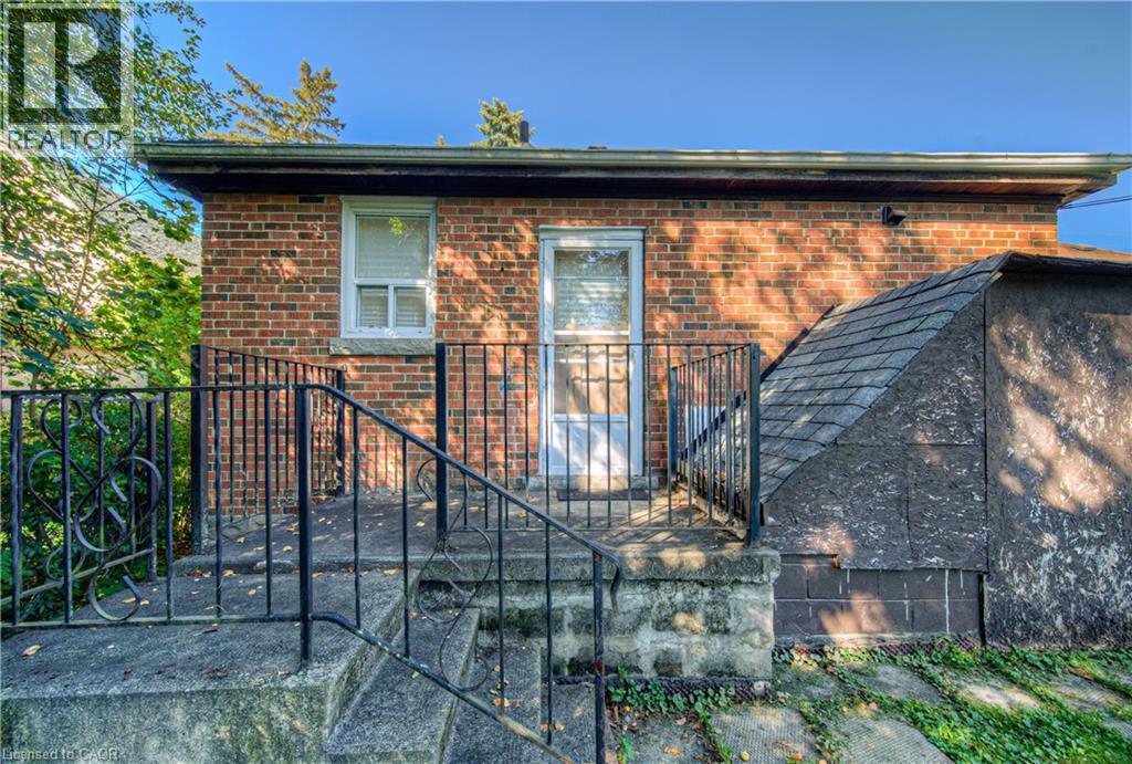77 Emerson Street, Hamilton, Ontario  L8S 2X5 - Photo 5 - 40772908