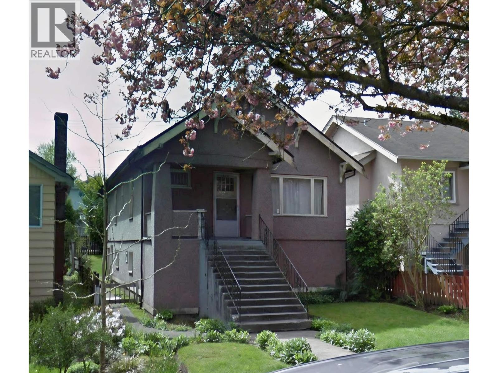 950 E 10TH AVENUE, Vancouver, British Columbia