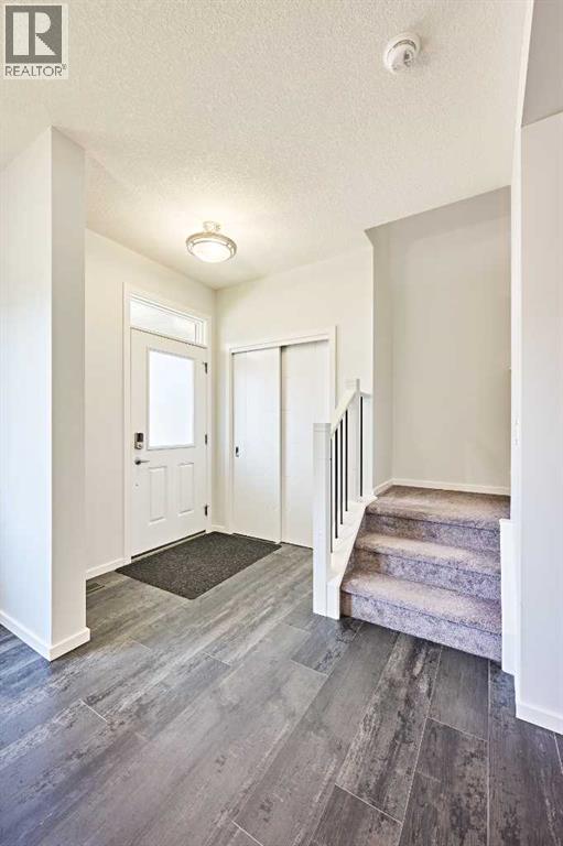 155 Carringham Road Nw, Calgary, Alberta  T3P 1V3 - Photo 3 - A2245218