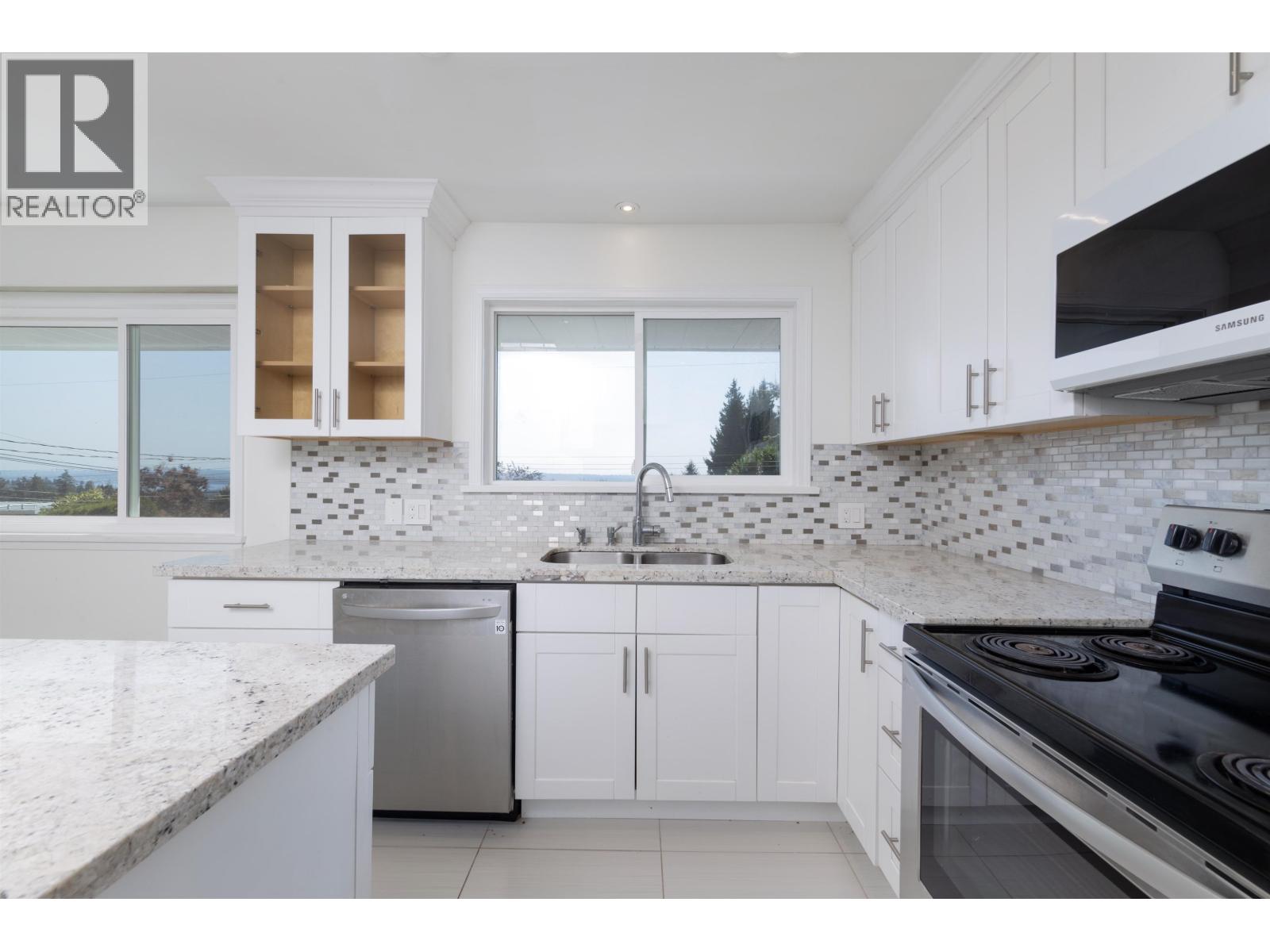 1895 Rosebery Avenue, West Vancouver, British Columbia  V7V 2Z5 - Photo 1 - R3049677