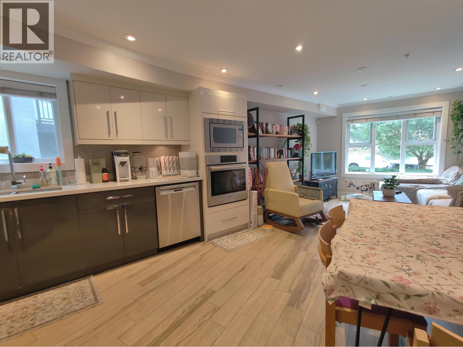 2055 Triumph Street, Vancouver, British Columbia  V5L 1K7 - Photo 8 - R3053208