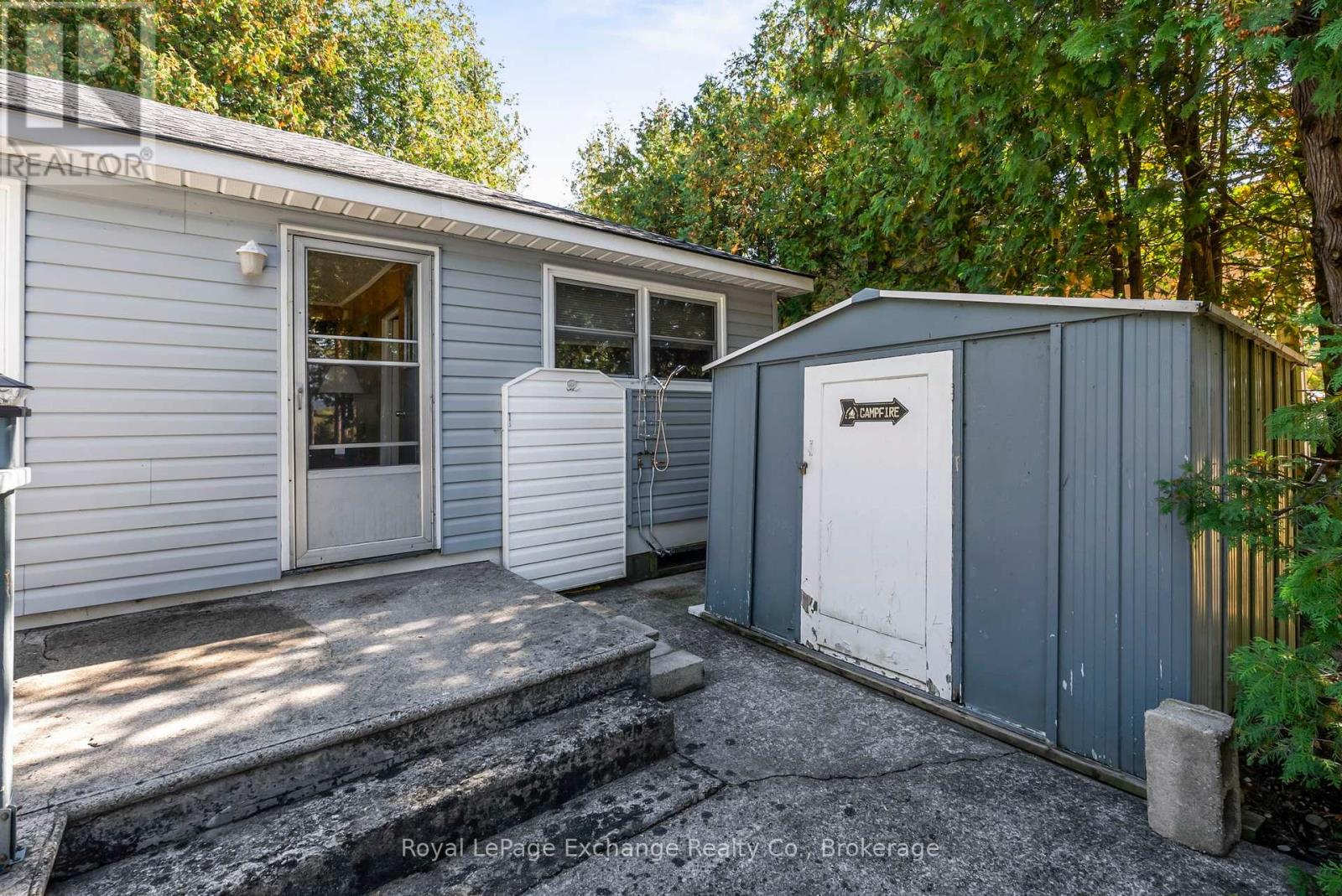 10 Edgemere Avenue, Kincardine, Ontario  N2Z 2X6 - Photo 18 - X12433675