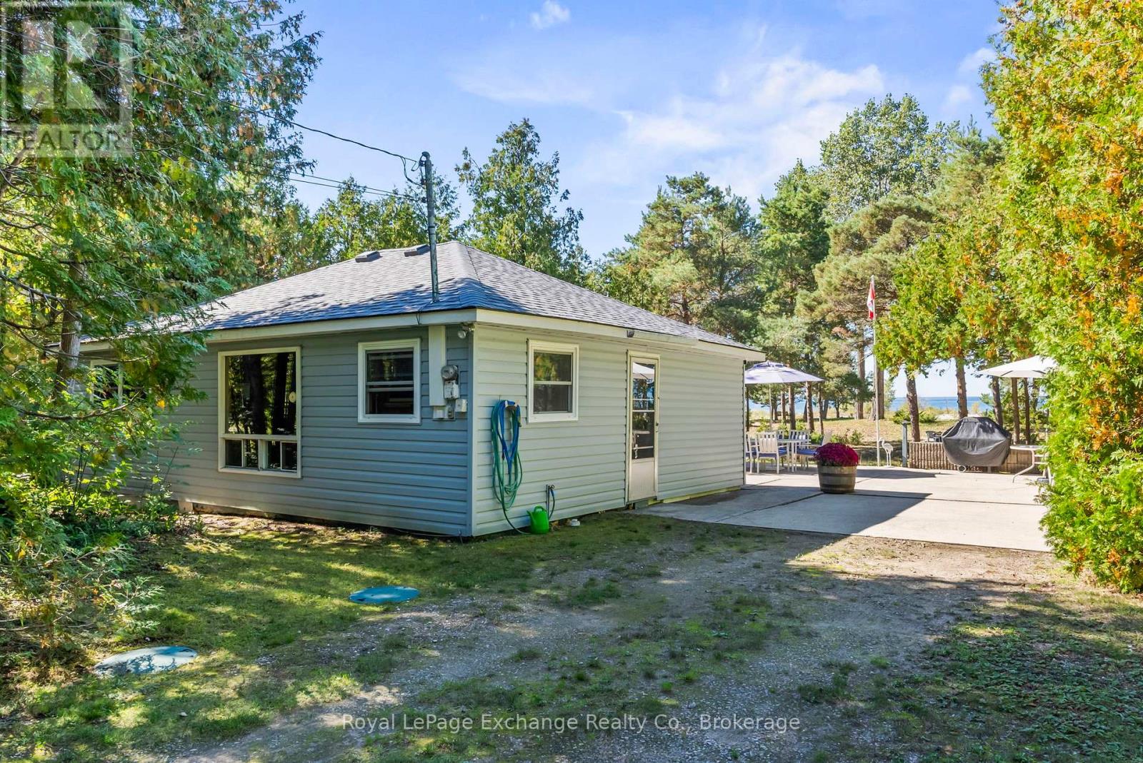 10 Edgemere Avenue, Kincardine, Ontario  N2Z 2X6 - Photo 28 - X12433675