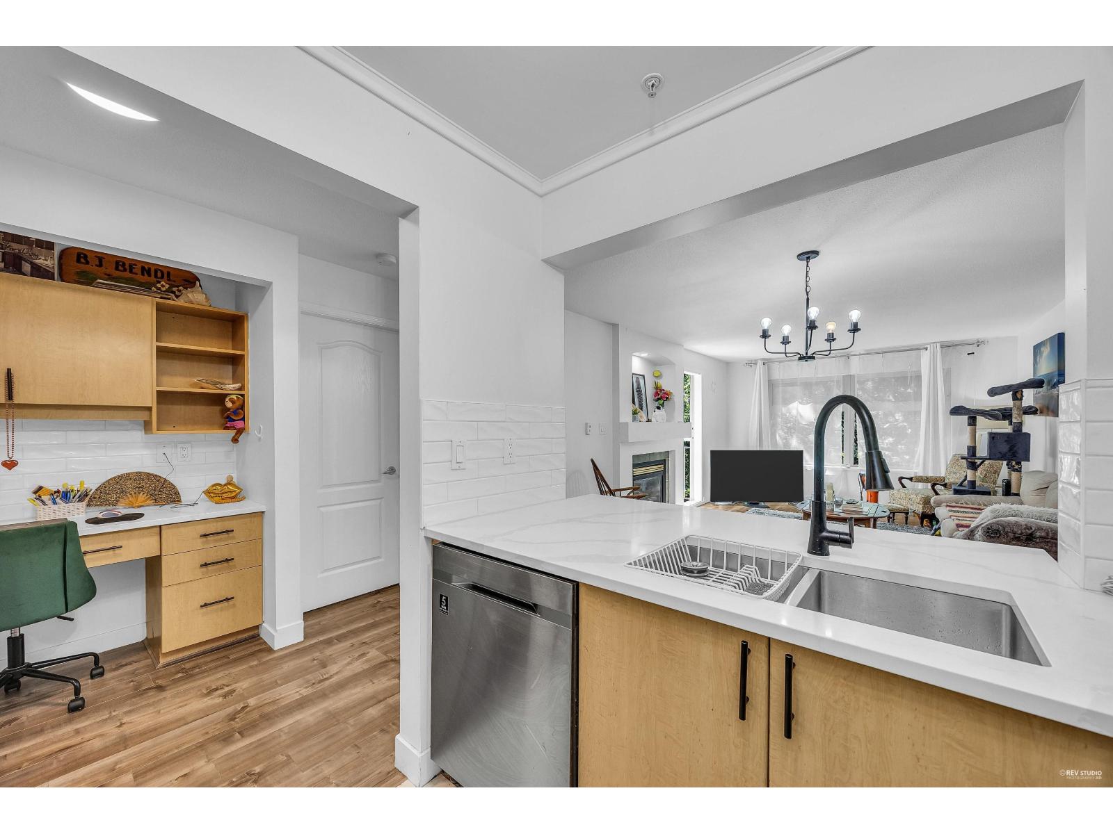 310 15220 GUILDFORD DRIVE, Surrey, British Columbia
