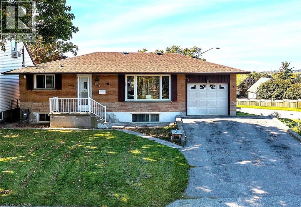 532 Montrave Avenue, Oshawa, Ontario  L1J 4S9 - Photo 1 - 40774694