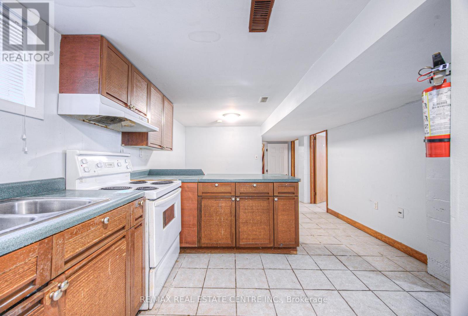 77 Emerson Street, Hamilton, Ontario  L8S 2X5 - Photo 27 - X12430739