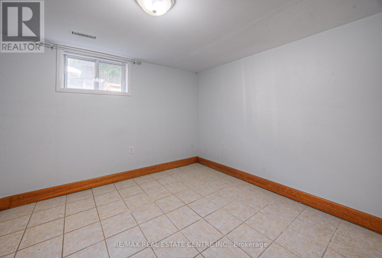 77 Emerson Street, Hamilton, Ontario  L8S 2X5 - Photo 24 - X12430739