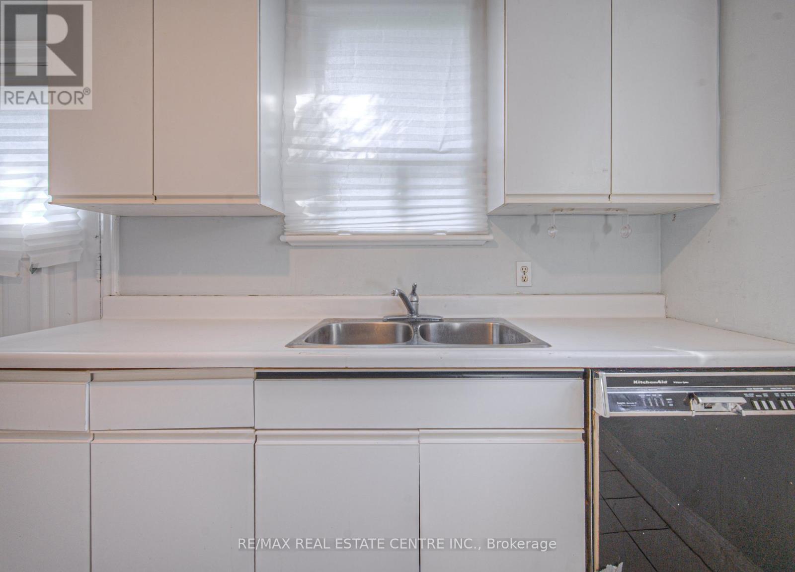 77 Emerson Street, Hamilton, Ontario  L8S 2X5 - Photo 21 - X12430739