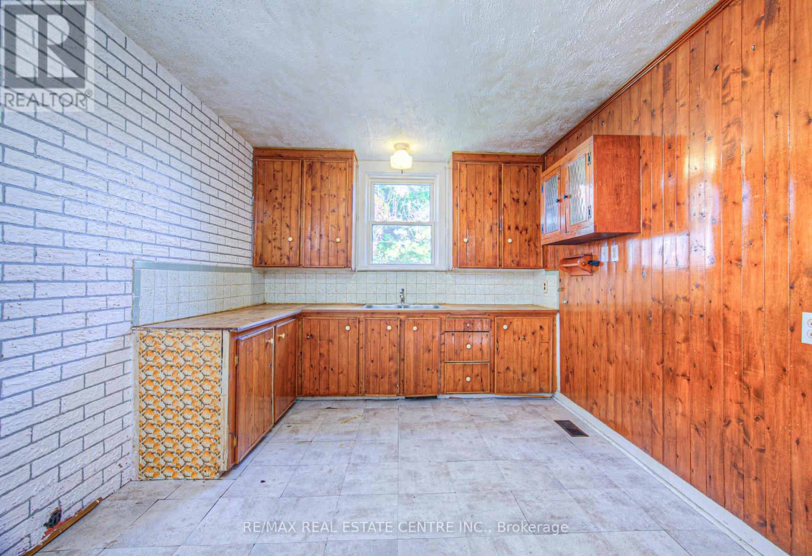 20 Beatty Avenue, Hamilton, Ontario  L8H 3P4 - Photo 11 - X12430745