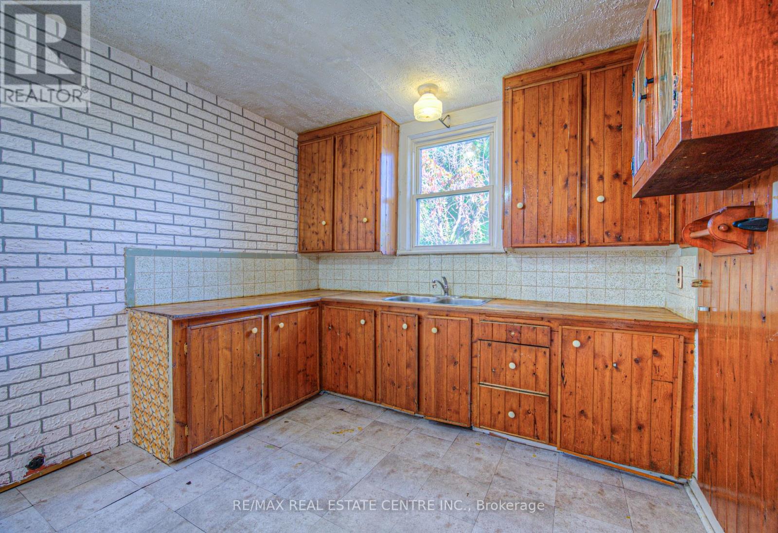 20 Beatty Avenue, Hamilton, Ontario  L8H 3P4 - Photo 12 - X12430745