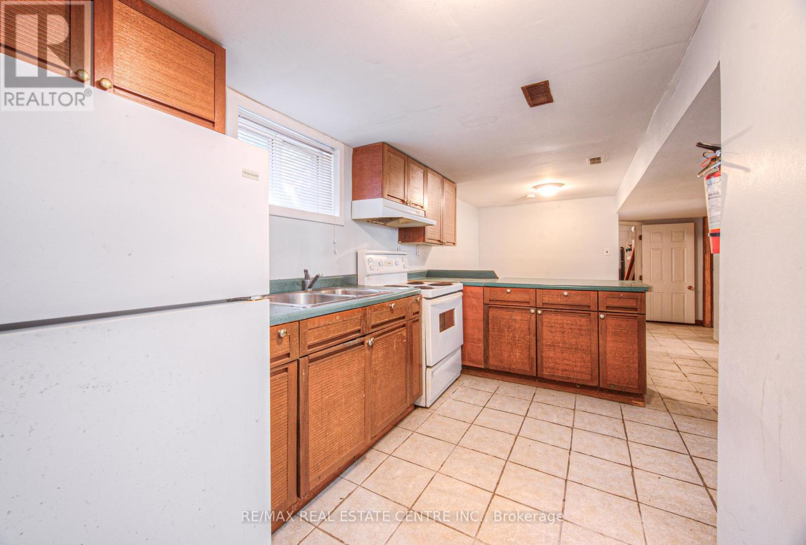 77 Emerson Street, Hamilton, Ontario  L8S 2X5 - Photo 26 - X12430739