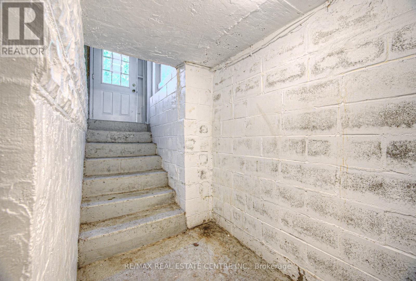 77 Emerson Street, Hamilton, Ontario  L8S 2X5 - Photo 37 - X12430739
