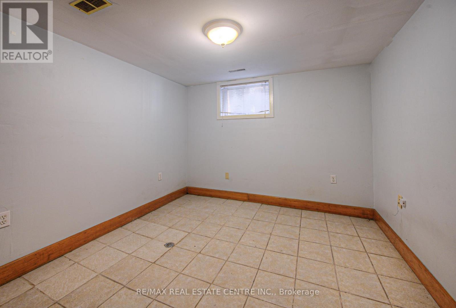 77 Emerson Street, Hamilton, Ontario  L8S 2X5 - Photo 33 - X12430739