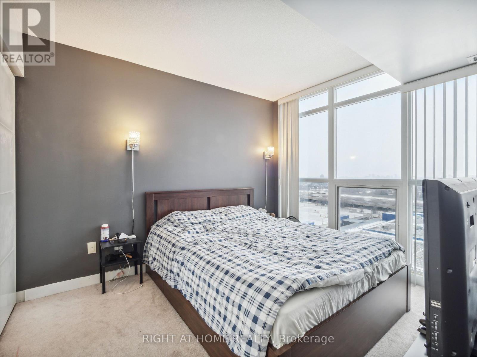 1701b - 19 Singer Court, Toronto, Ontario  M2K 0B2 - Photo 11 - C12433579