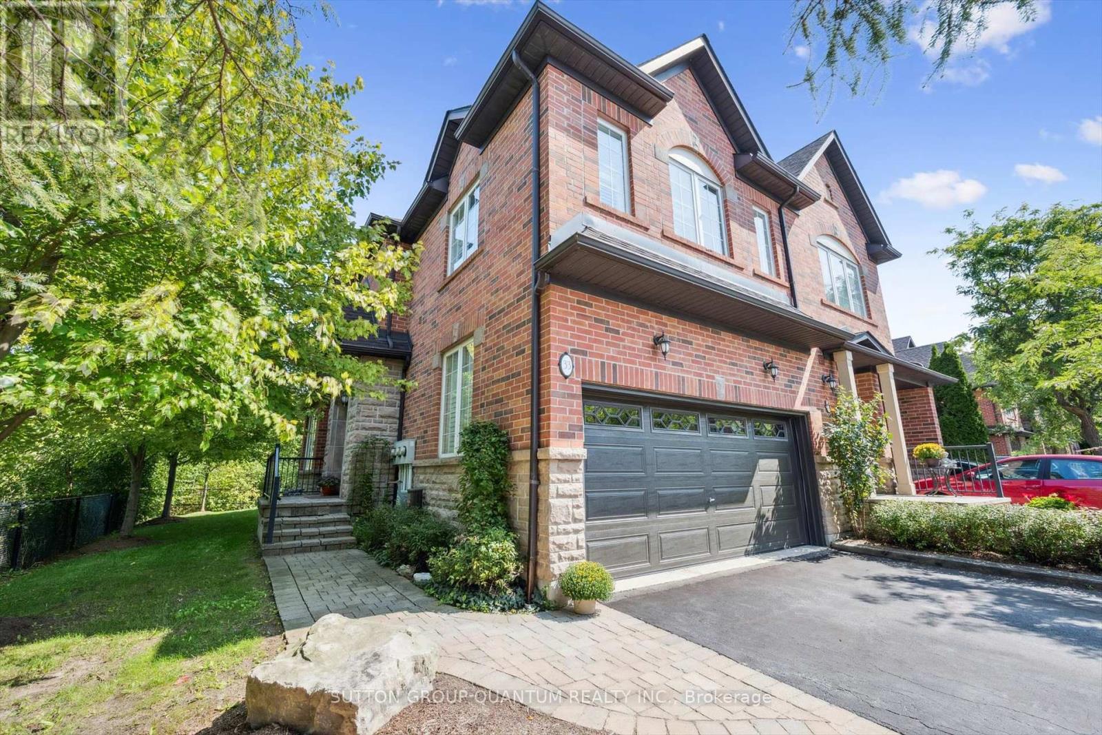 33 - 300 Ravineview Way, Oakville, Ontario  L6H 7J1 - Photo 2 - W12425626
