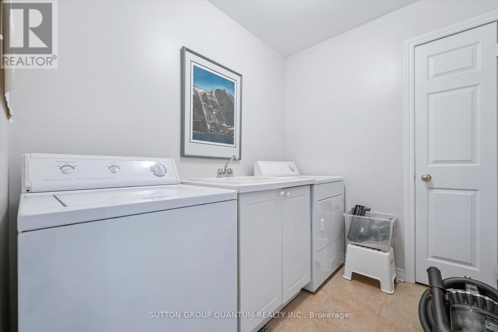 33 - 300 Ravineview Way, Oakville, Ontario  L6H 7J1 - Photo 26 - W12425626