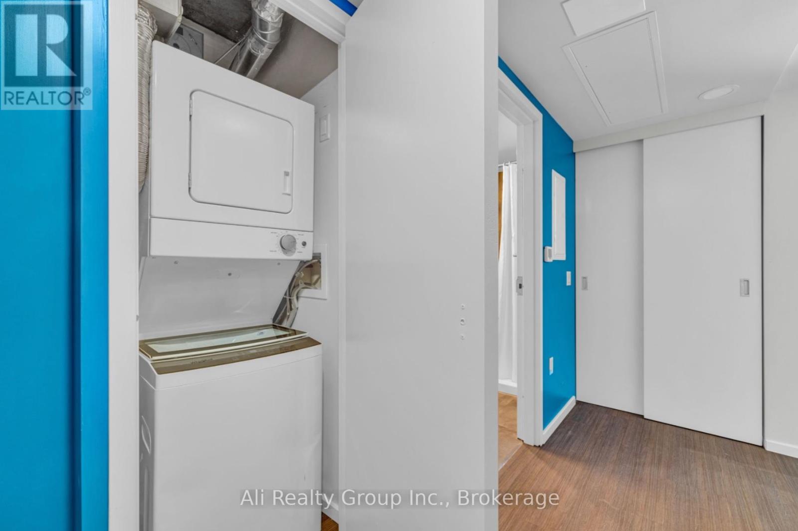 1618 - 105 Champagne Avenue S, Ottawa, Ontario  K1S 5E5 - Photo 3 - X12433669