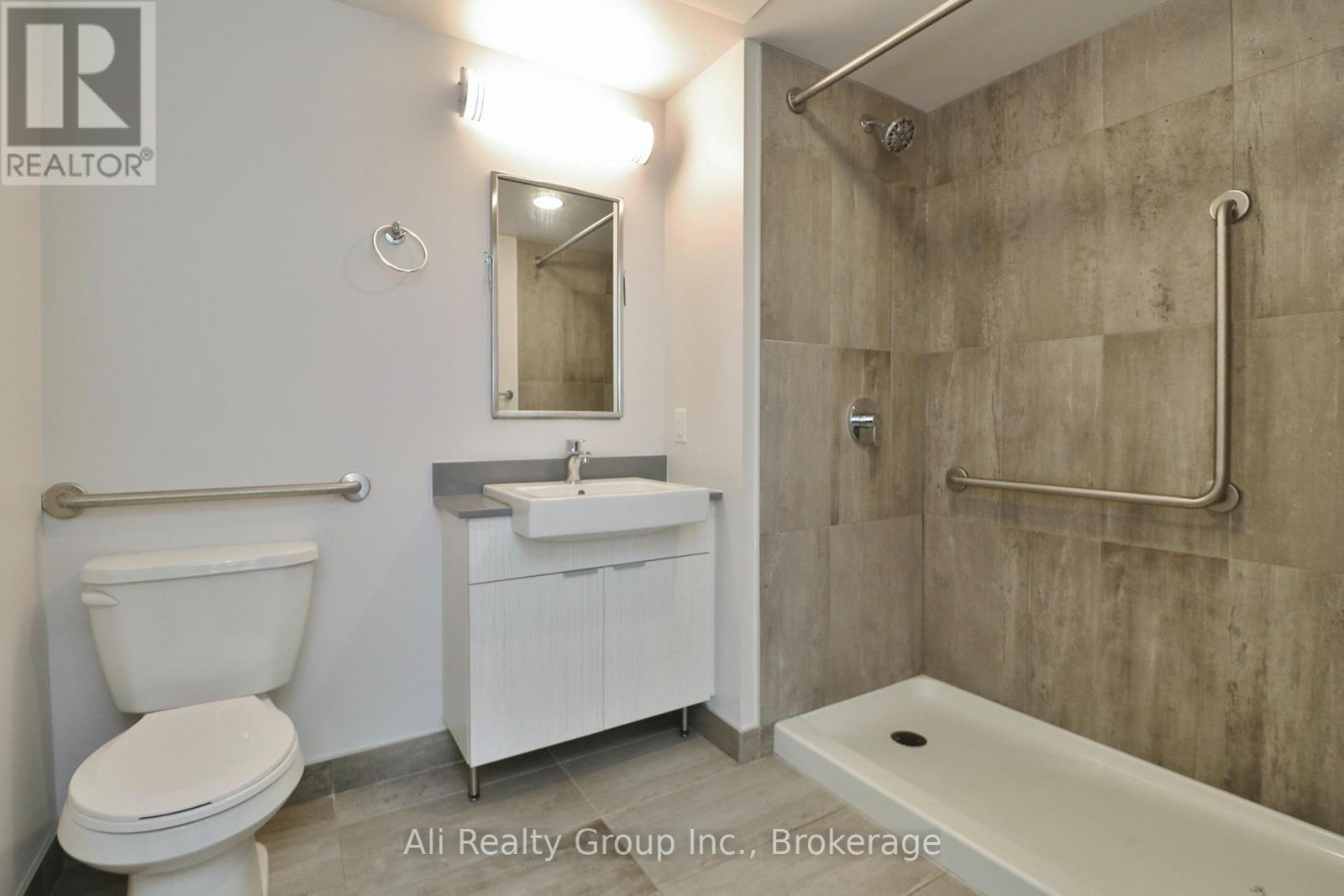 1618 - 105 Champagne Avenue S, Ottawa, Ontario  K1S 5E5 - Photo 4 - X12433669