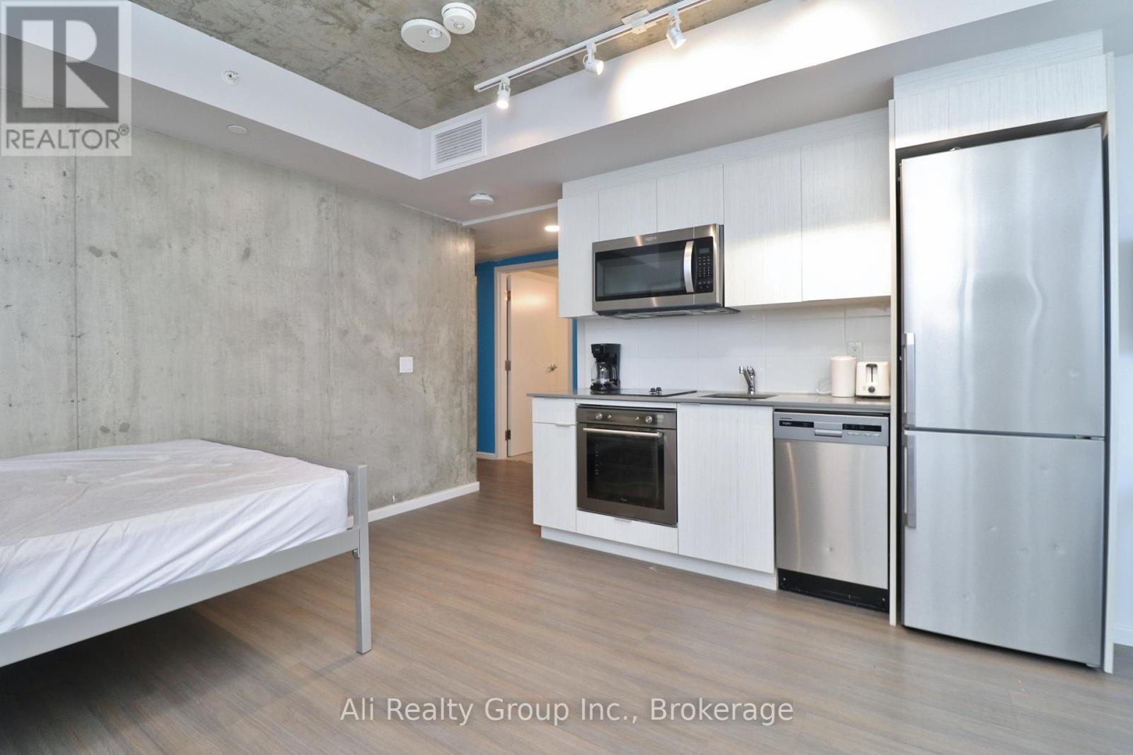 1618 - 105 Champagne Avenue S, Ottawa, Ontario  K1S 5E5 - Photo 6 - X12433669