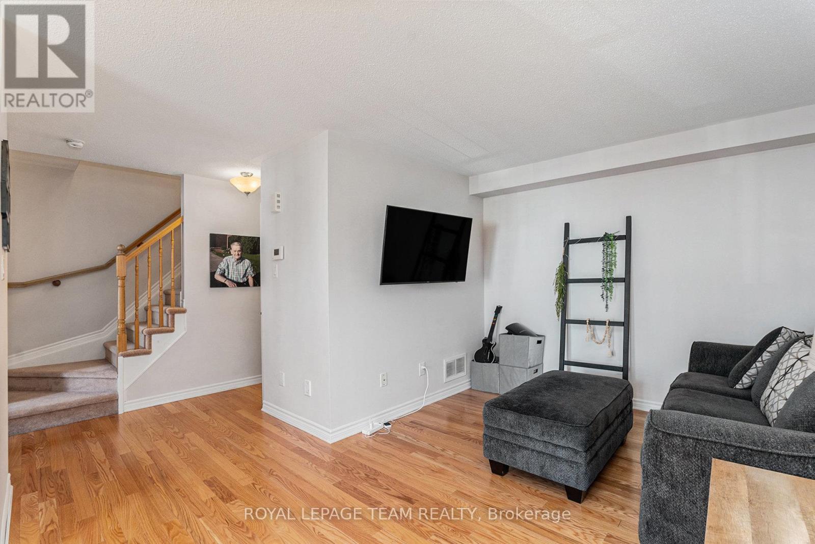 549 Snow Goose Street, Ottawa, Ontario  K2J 0T3 - Photo 6 - X12433682