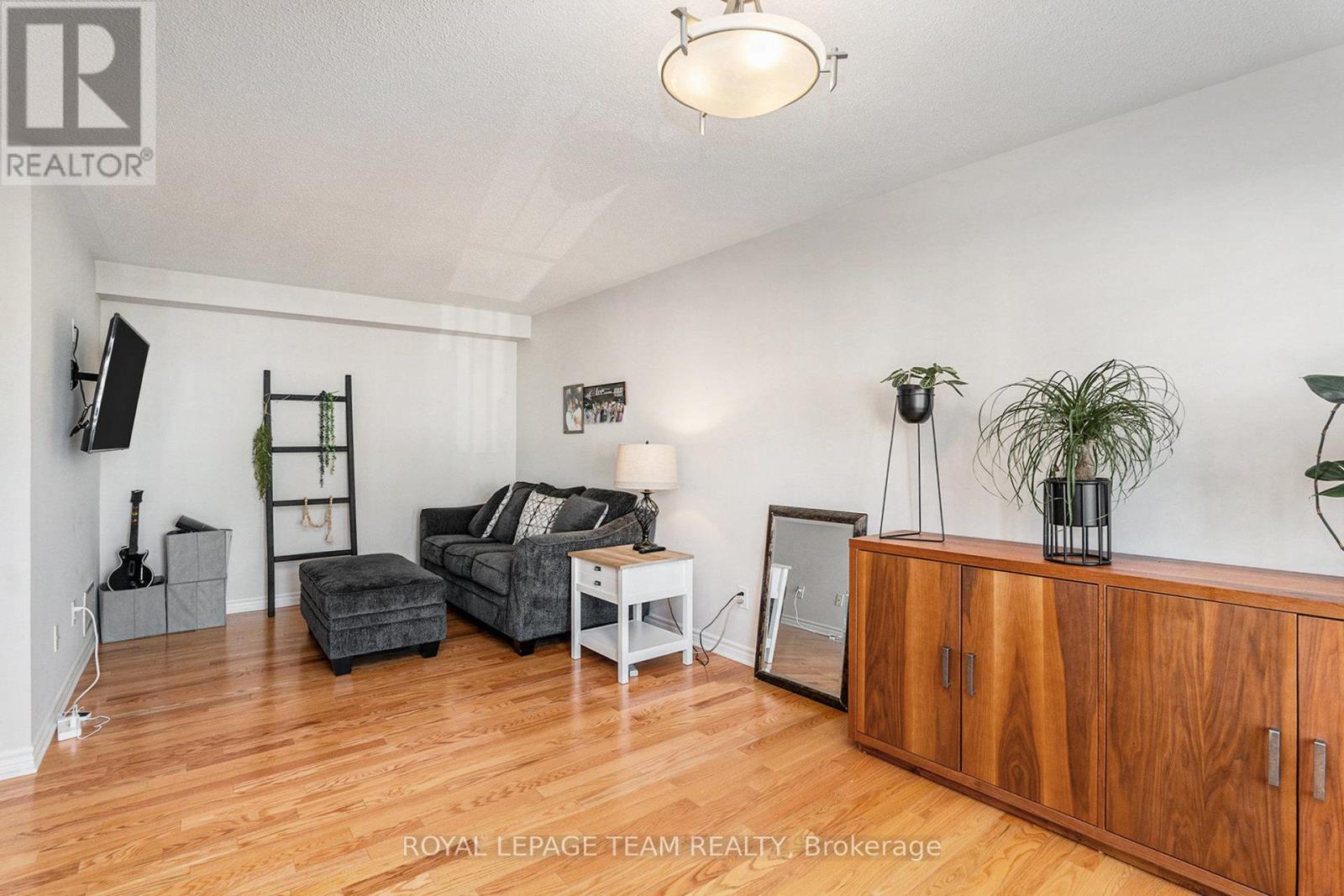 549 Snow Goose Street, Ottawa, Ontario  K2J 0T3 - Photo 8 - X12433682