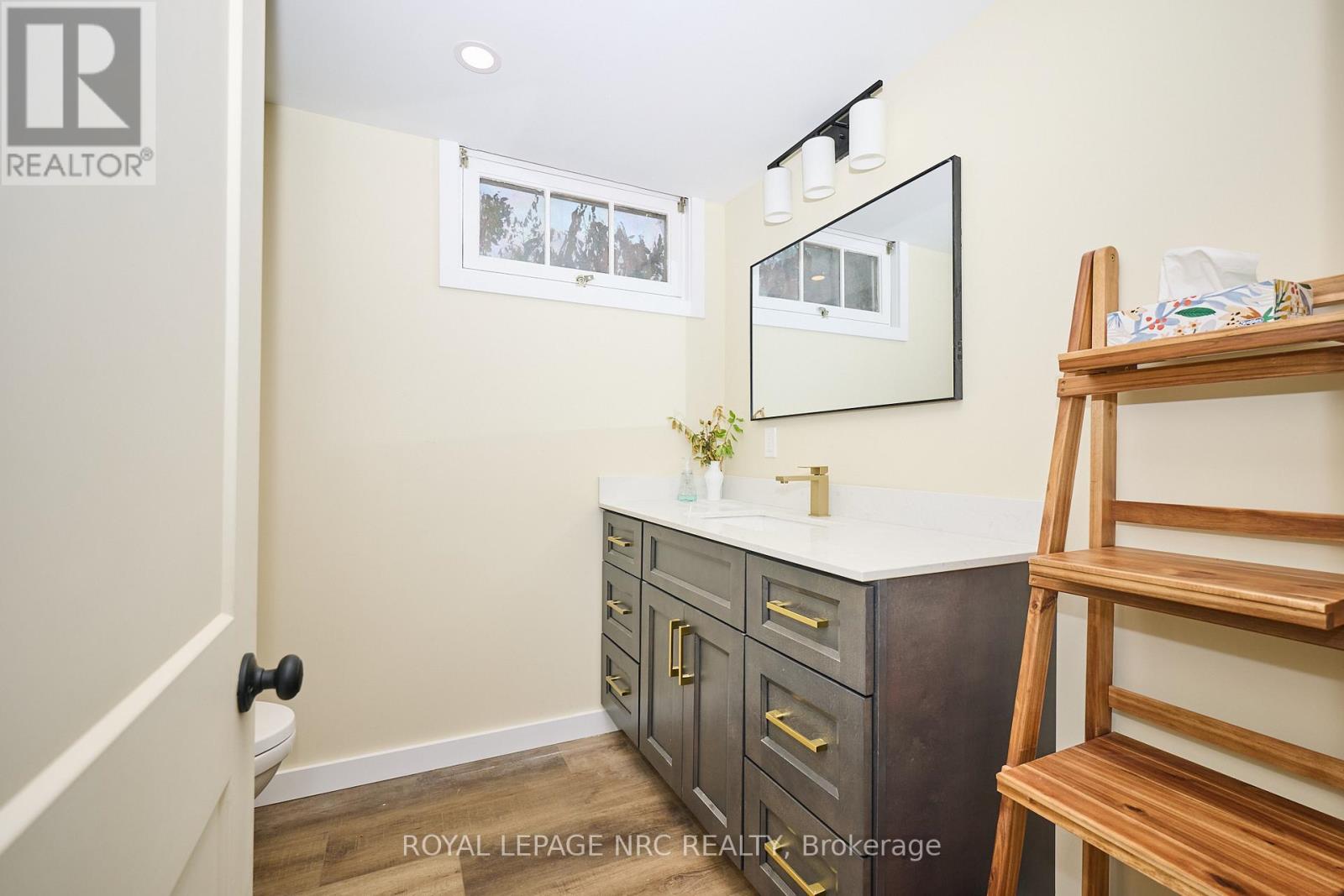 17 Alan Crescent, Pelham (Fonthill), Ontario  L0S 1E0 - Photo 25 - X12433674