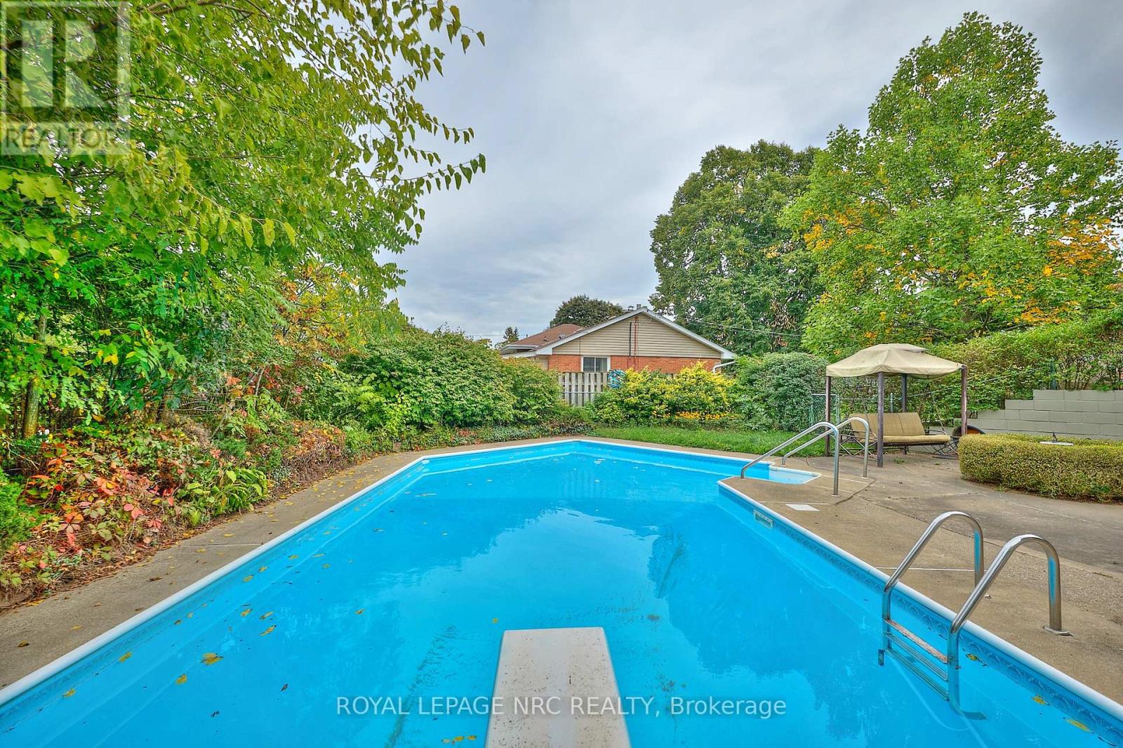 17 Alan Crescent, Pelham (Fonthill), Ontario  L0S 1E0 - Photo 31 - X12433674
