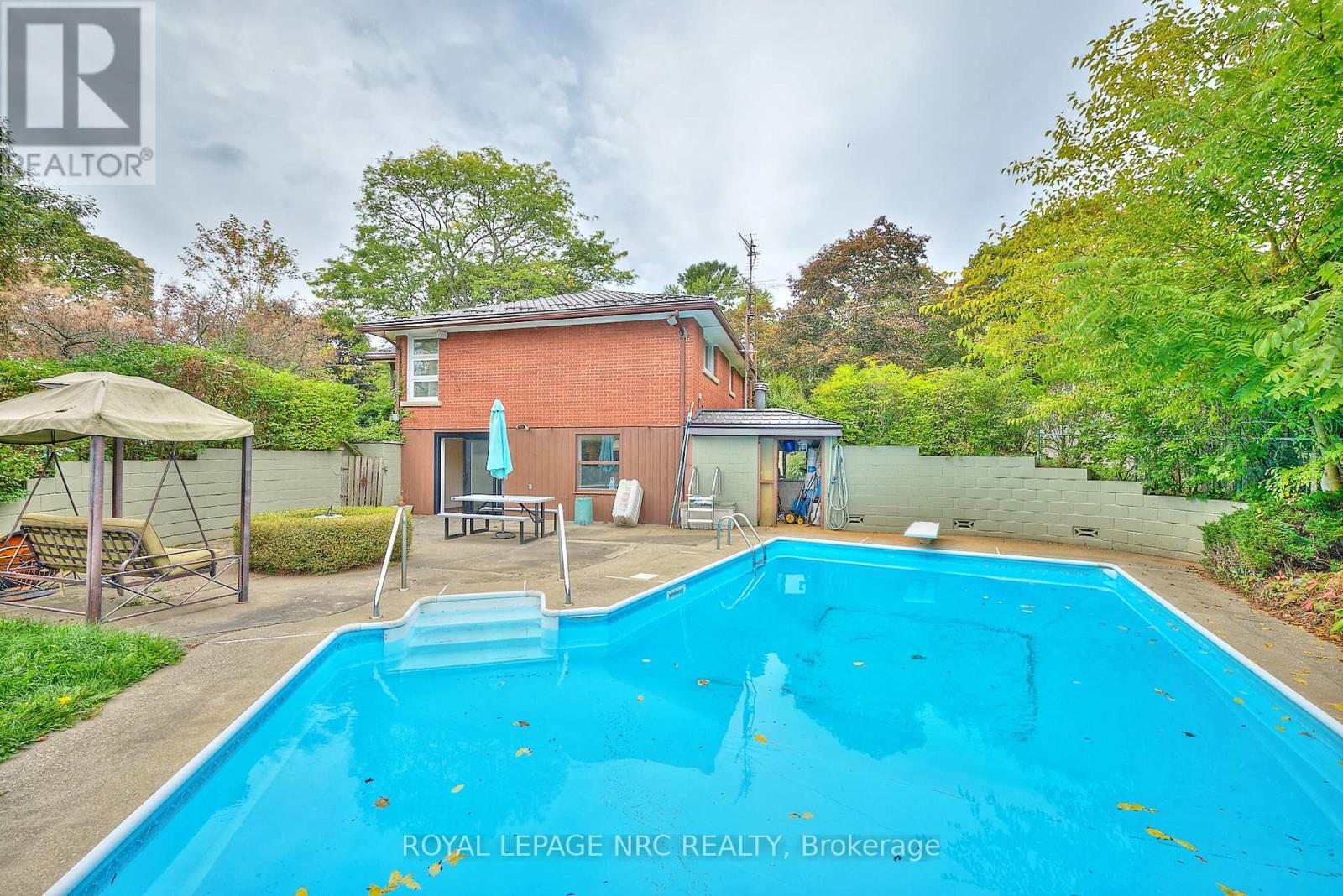 17 Alan Crescent, Pelham (Fonthill), Ontario  L0S 1E0 - Photo 33 - X12433674
