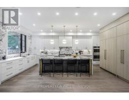 8 Manor Haven Road, Toronto (Englemount-Lawrence), Ca
