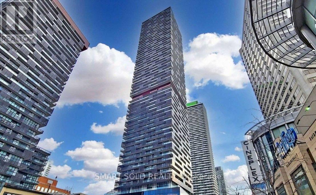 1011 - 8 EGLINTON AVENUE E, Toronto, Ontario