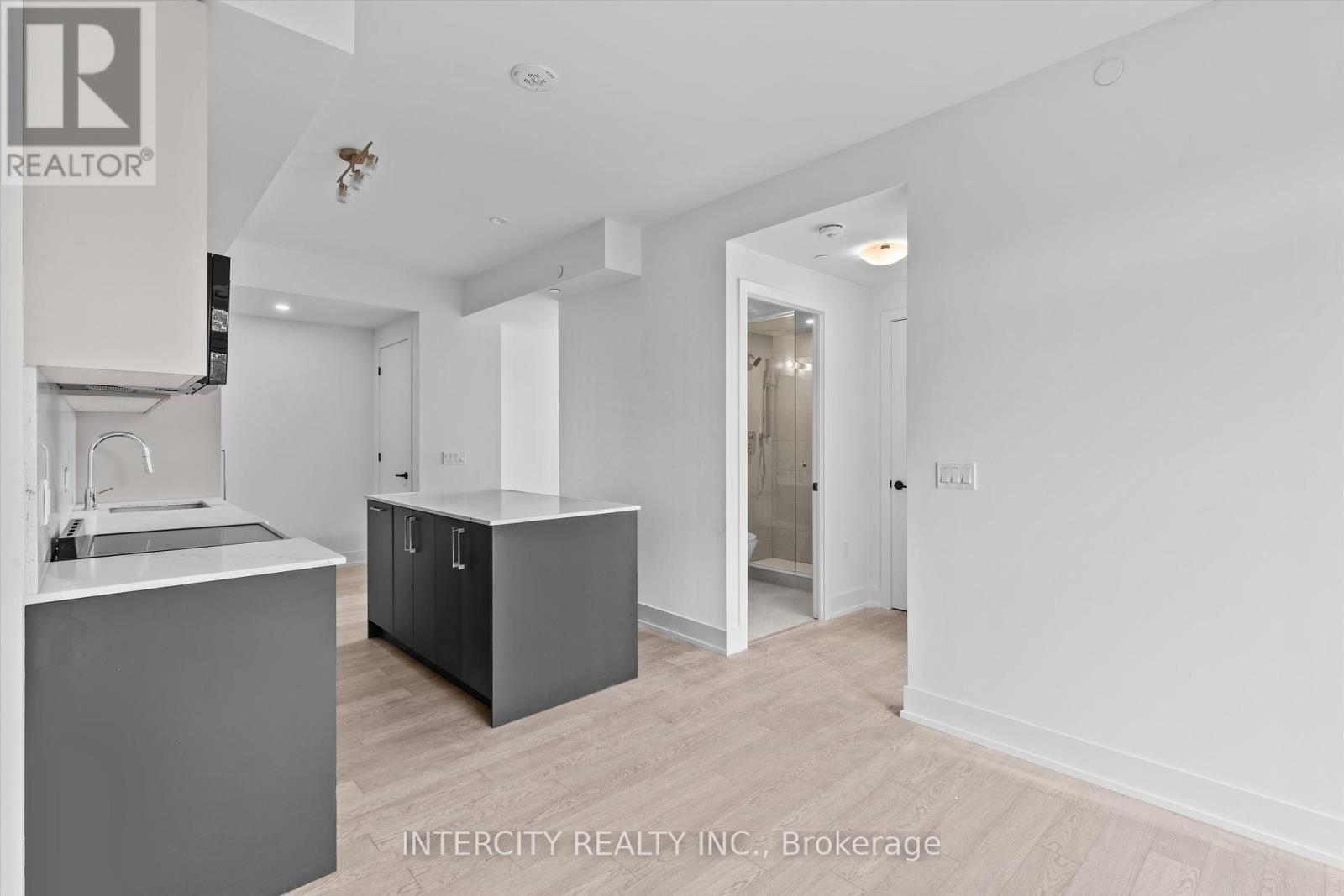 349 - 2075 King Road, King, Ontario  L7B 0R6 - Photo 6 - N12433657