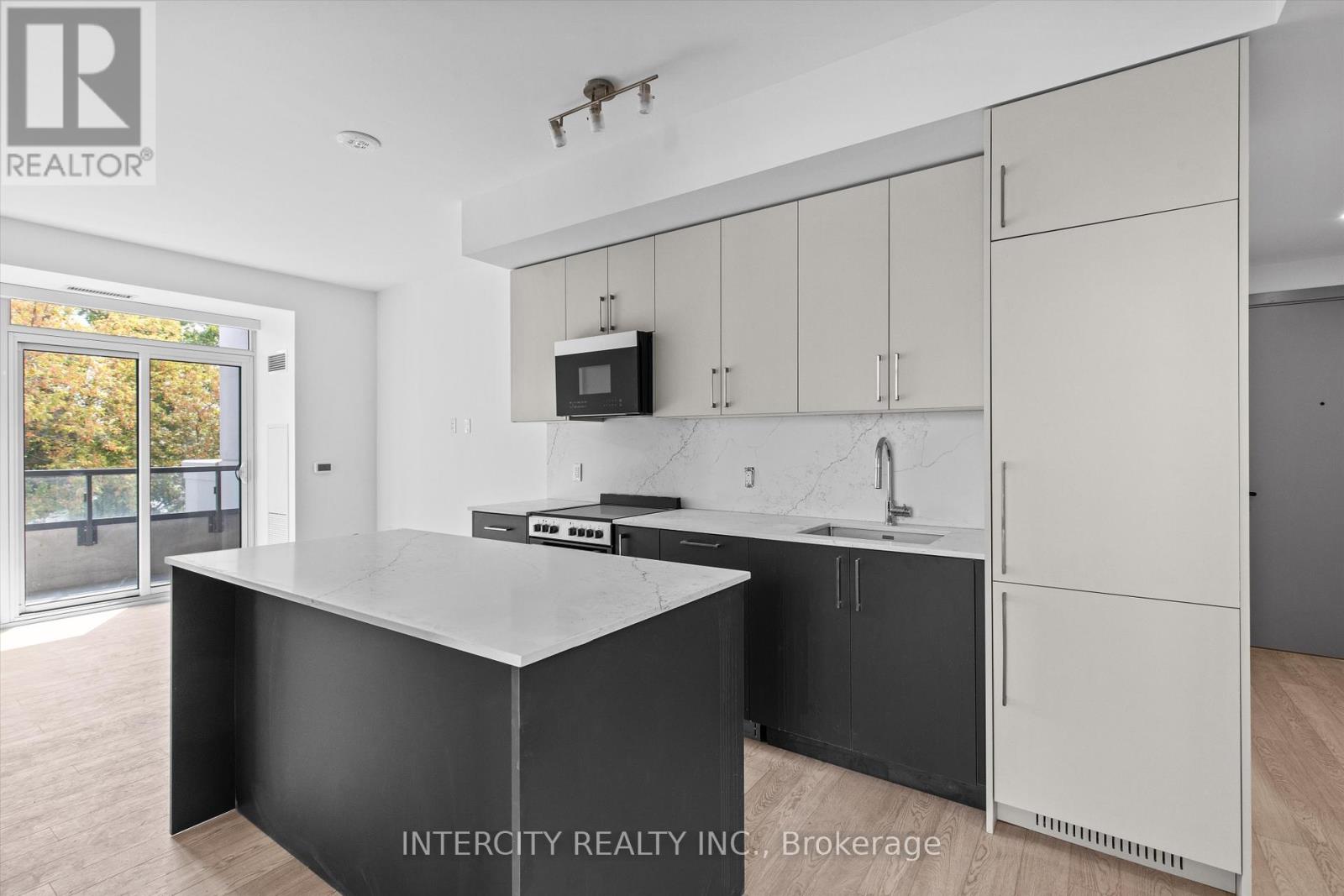 349 - 2075 King Road, King, Ontario  L7B 0R6 - Photo 8 - N12433657