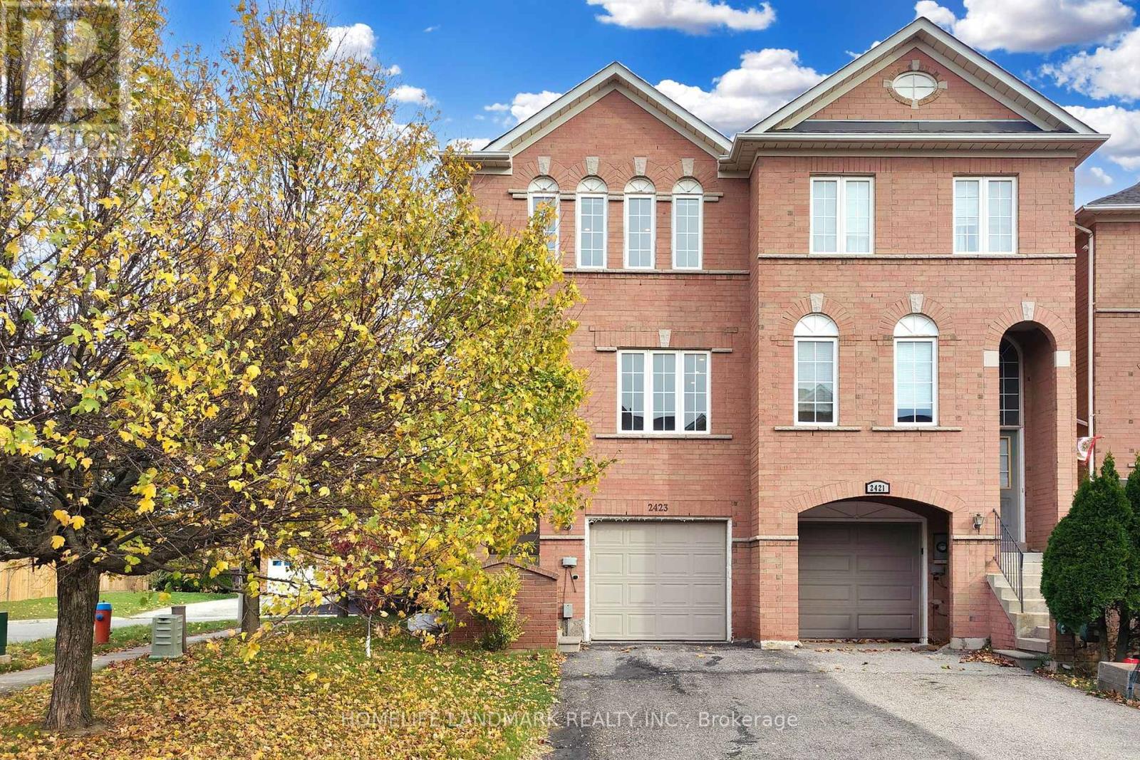 2423 Ravinebrook Crescent, Oakville, Ontario  L6H 6Y2 - Photo 1 - W12433637