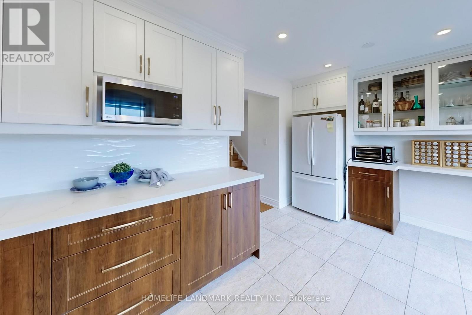 2423 Ravinebrook Crescent, Oakville, Ontario  L6H 6Y2 - Photo 12 - W12433637