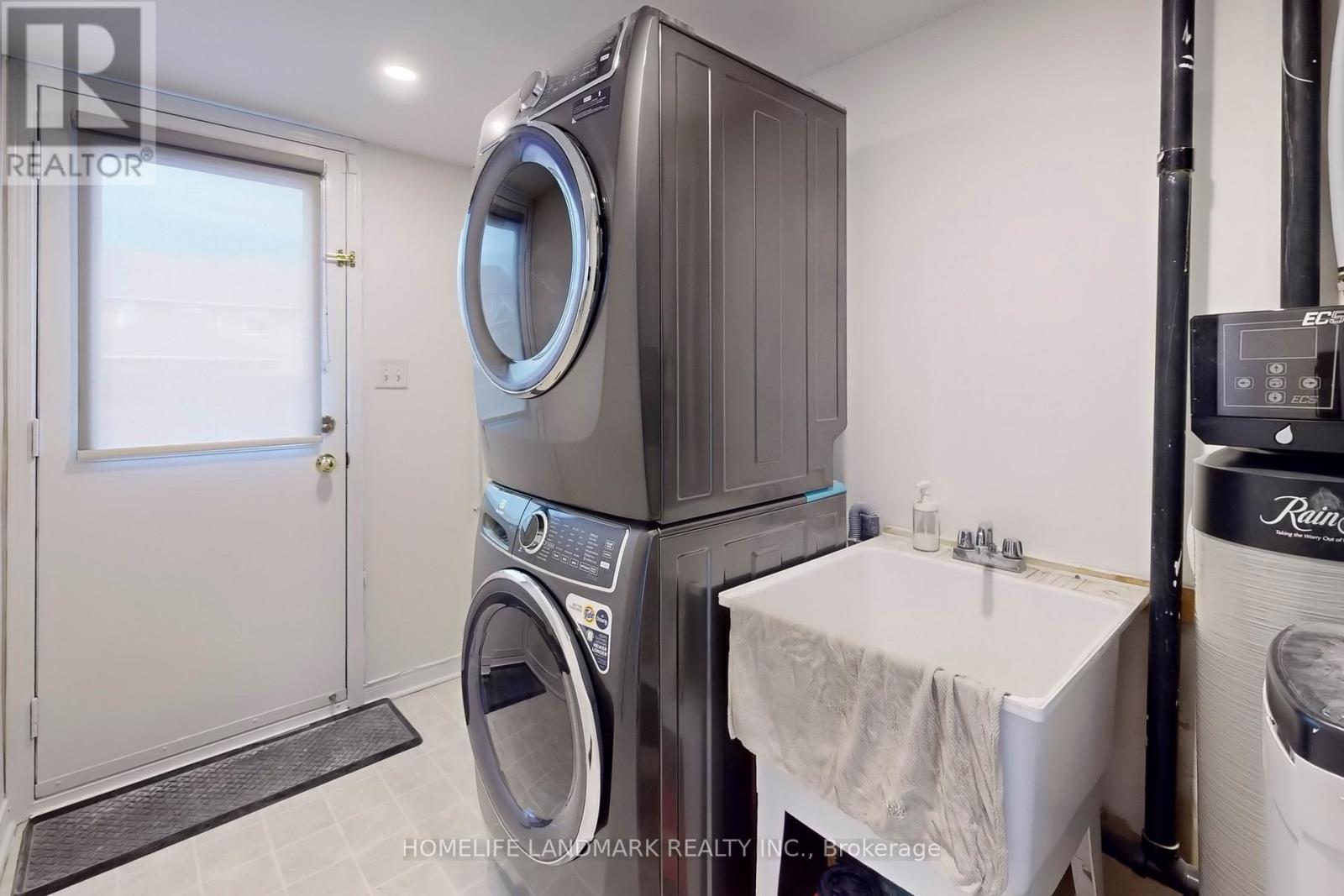 2423 Ravinebrook Crescent, Oakville, Ontario  L6H 6Y2 - Photo 26 - W12433637