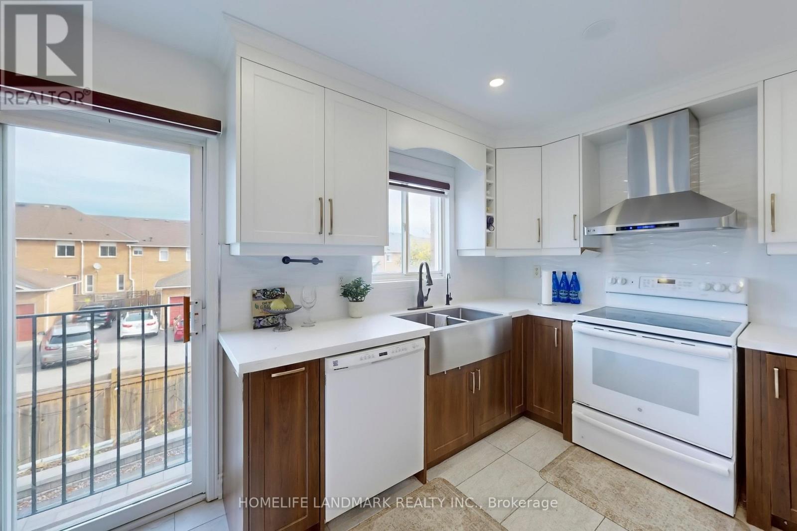 2423 Ravinebrook Crescent, Oakville, Ontario  L6H 6Y2 - Photo 9 - W12433637