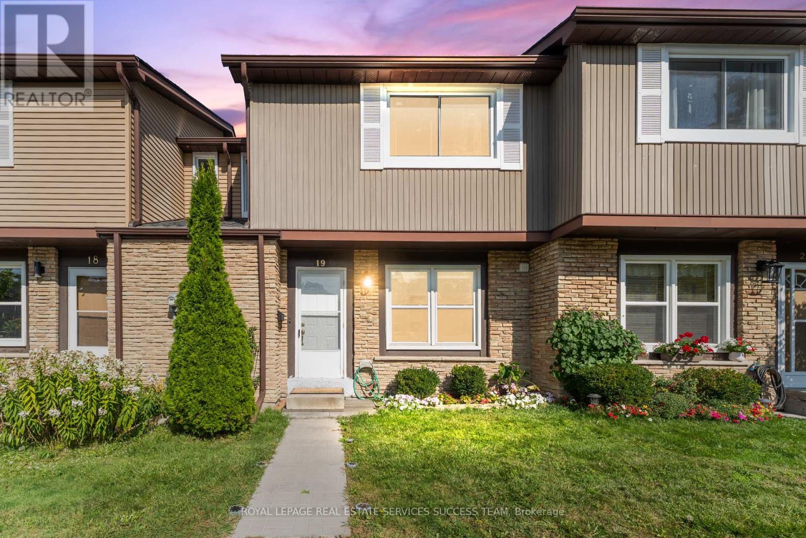 19 - 120 FALCONER DRIVE, Mississauga, Ontario