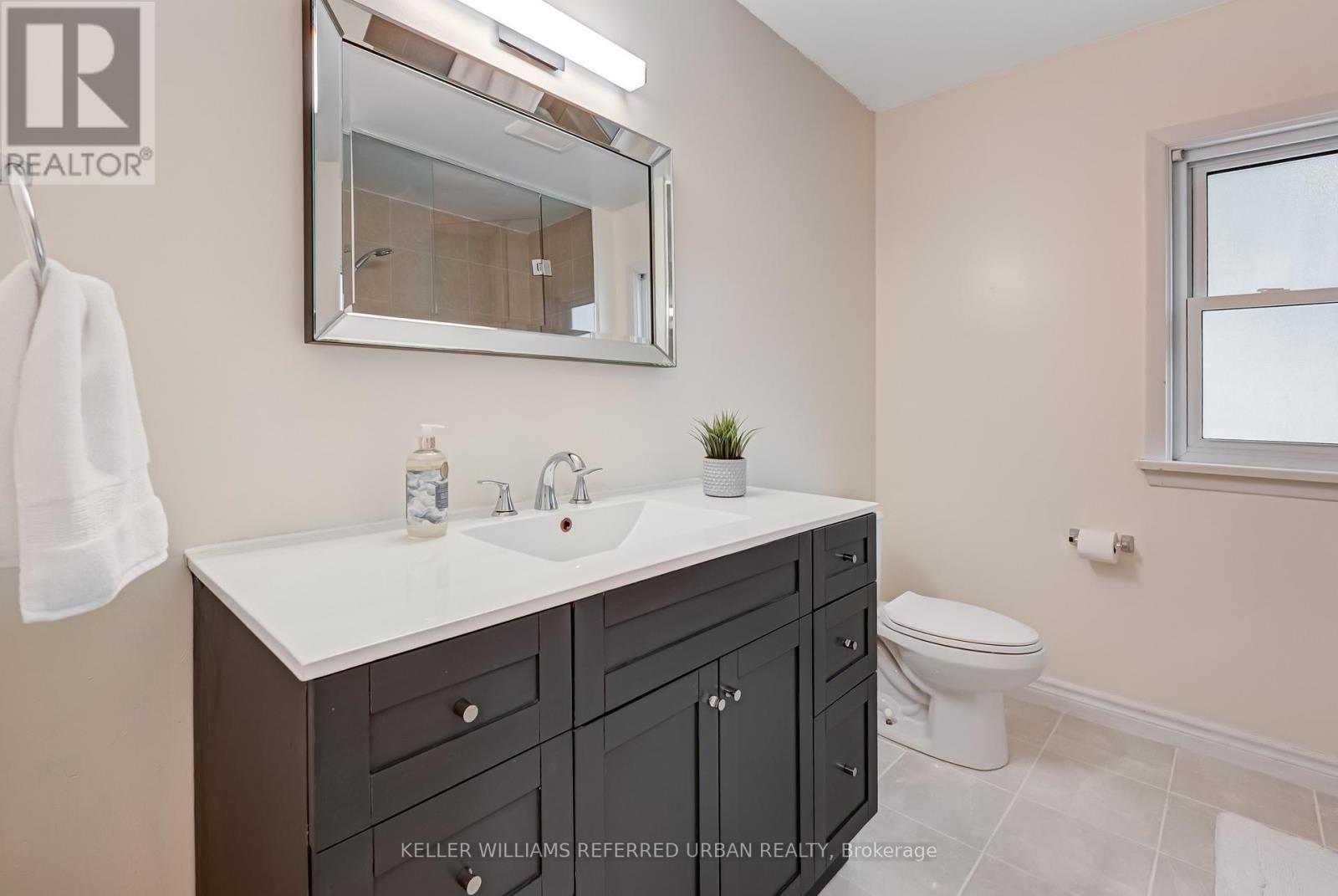26 Foxmeadow Road, Toronto, Ontario  M9R 1E5 - Photo 12 - W12433644