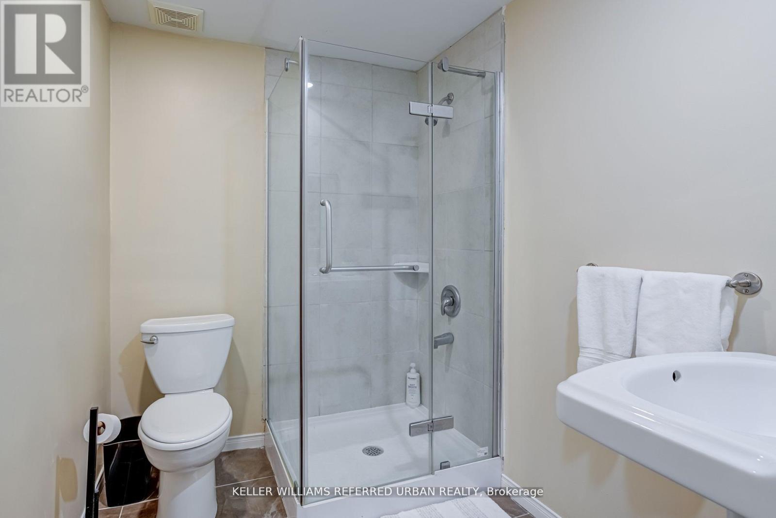 26 Foxmeadow Road, Toronto, Ontario  M9R 1E5 - Photo 21 - W12433644