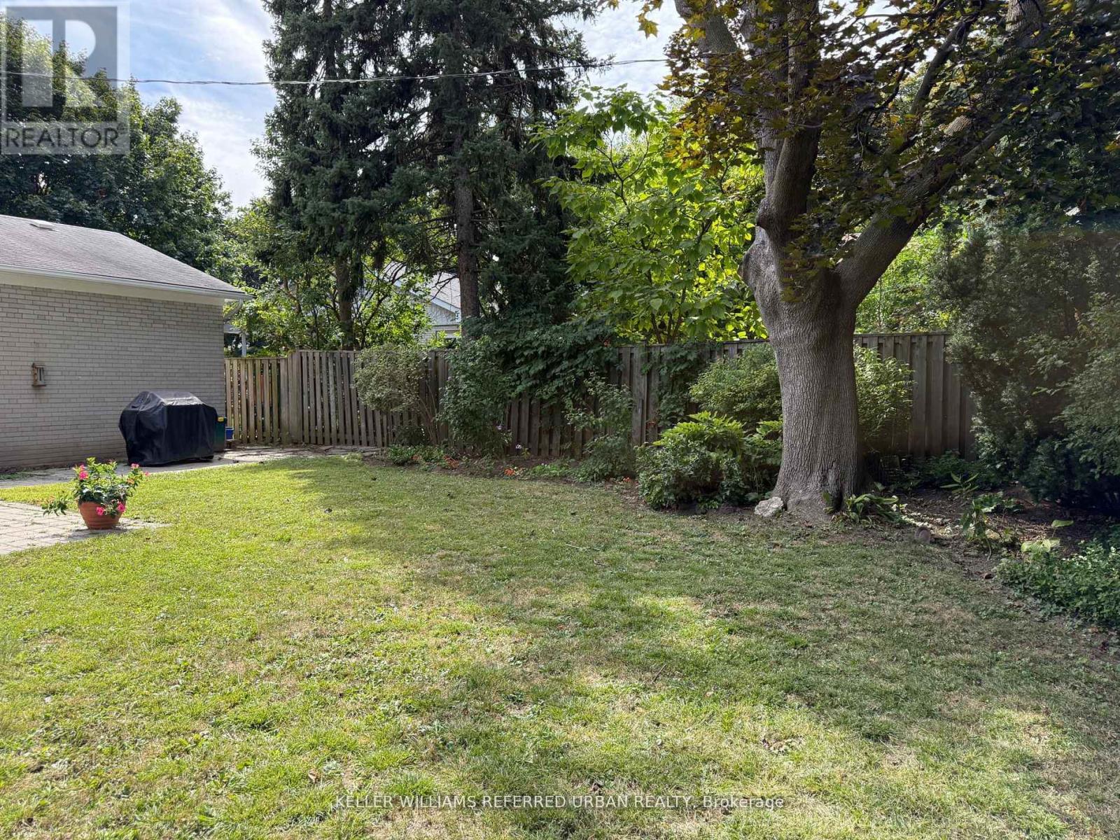 26 Foxmeadow Road, Toronto, Ontario  M9R 1E5 - Photo 23 - W12433644